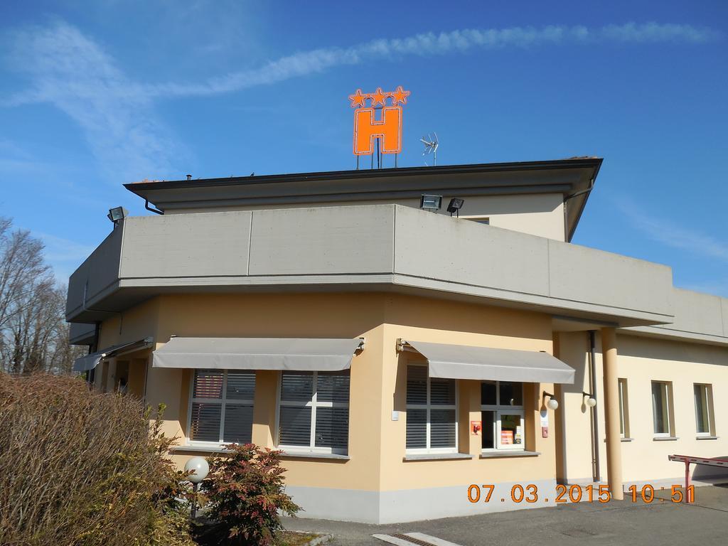 Hotel Motel Fiore Фьоренцуола-д'Арда Экстерьер фото