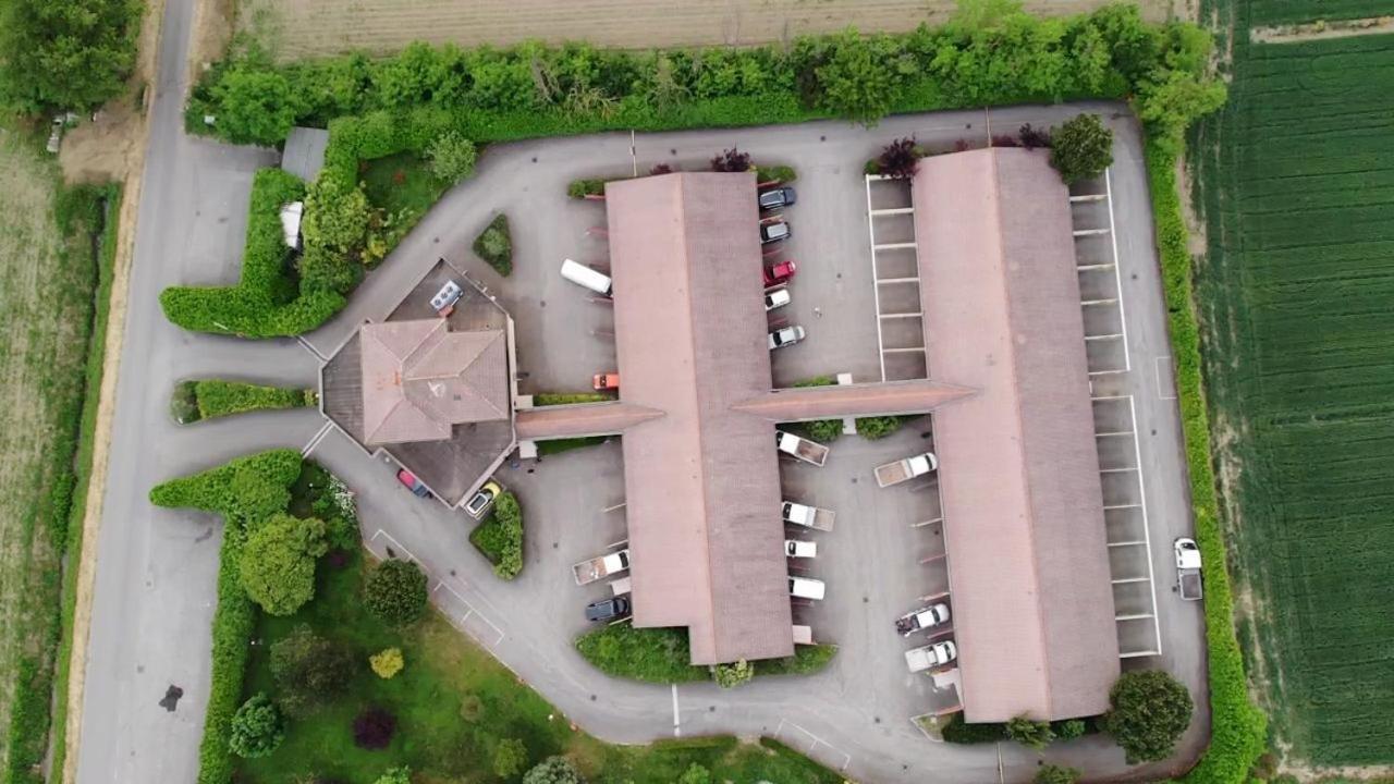Hotel Motel Fiore Фьоренцуола-д'Арда Экстерьер фото